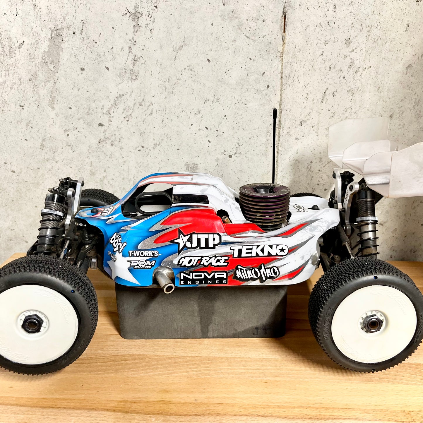 Lens Bodies Levante 1/8 Buggy Body