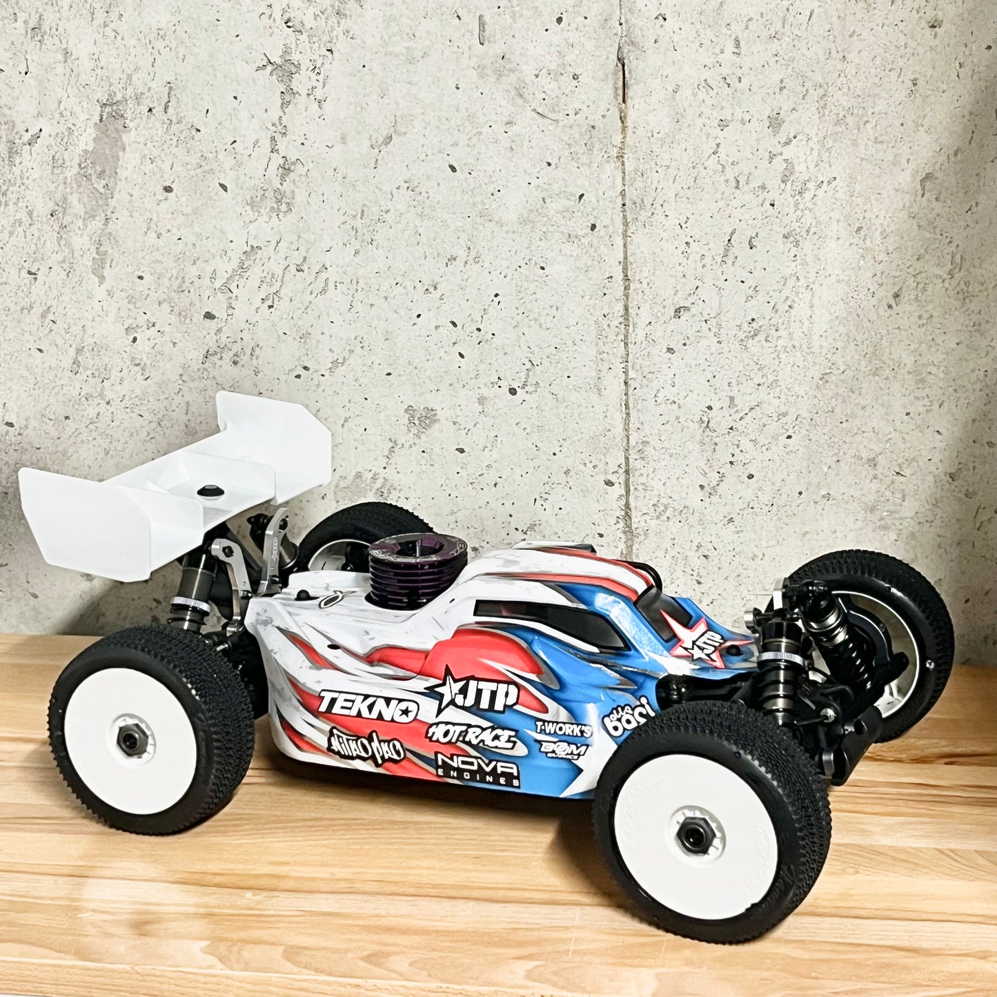 Ultimate Racing 1/8 Plastic Wing