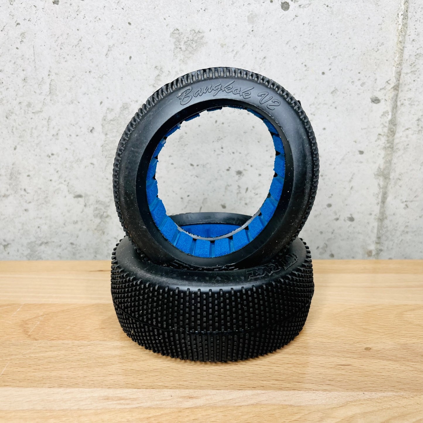 HotRace Bangkok V2 1/8 Buggy Tire