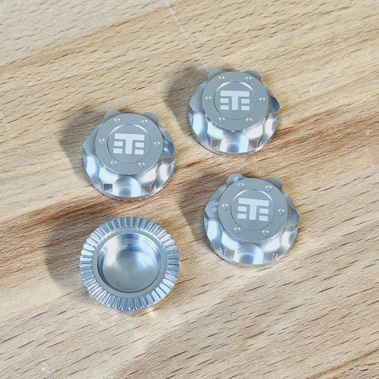 Tekno Captured Wheel Nuts 17mm