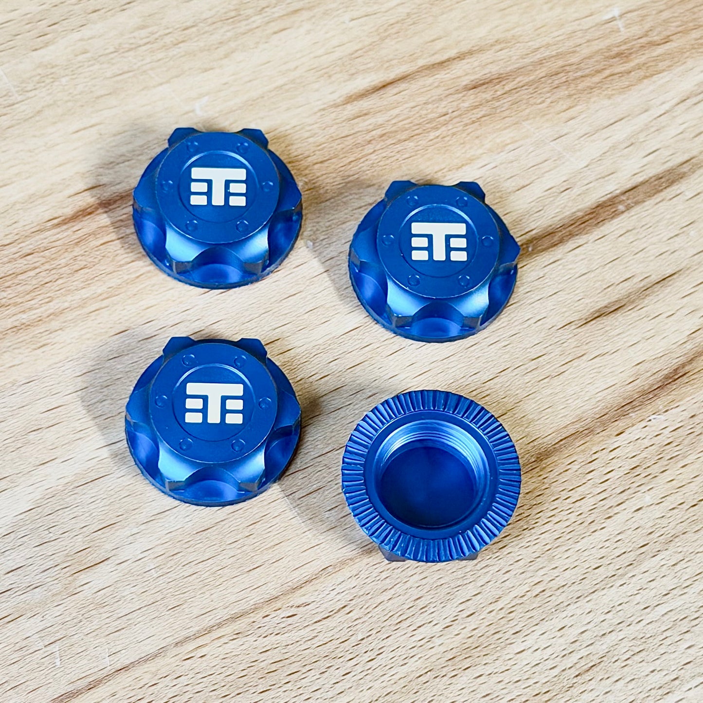 Tekno Captured Wheel Nuts 17mm